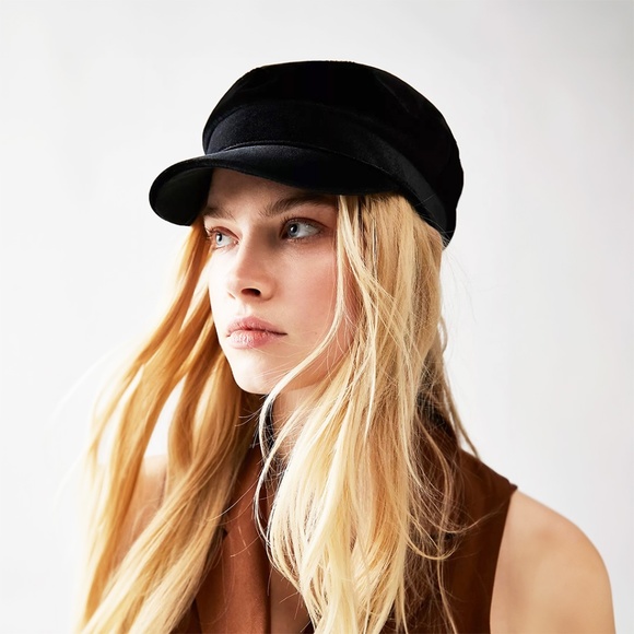 Liz Claiborne Accessories - Vintage Velvet Liz Claiborne Newsboy Hat